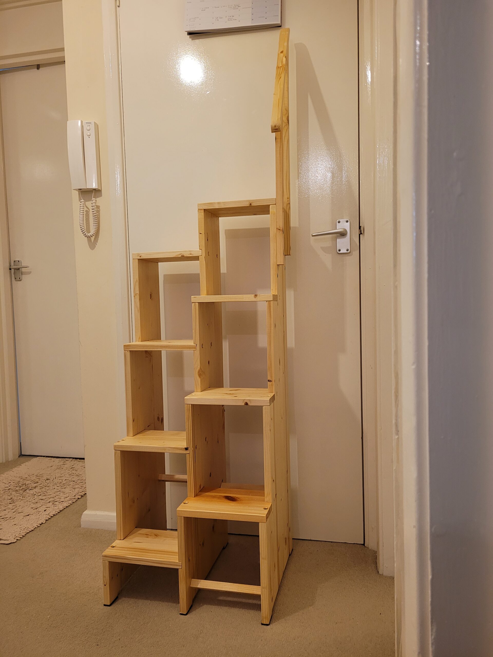 Space Saving Step Up Easy staggered Ladder- MPN BZ8 - Image 6